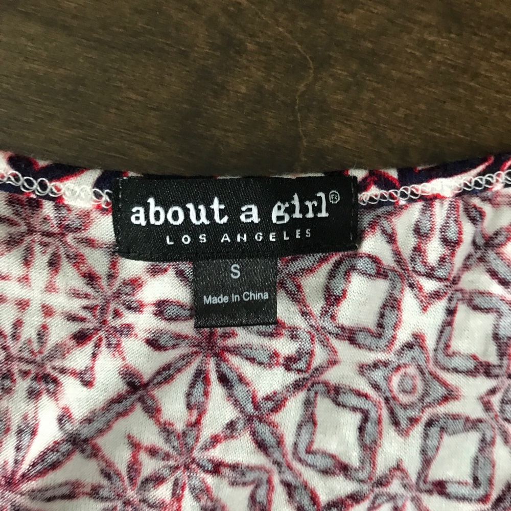 Patterned Crop Top - Picture 5 of 5